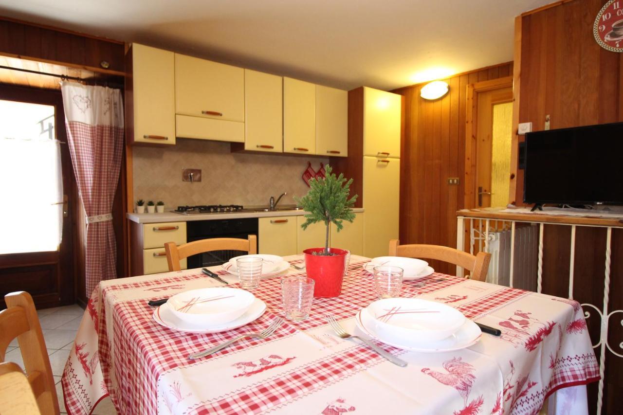 Lo Stambecco Holiday Apartment - Affitti Brevi Italia Brusson Exterior foto