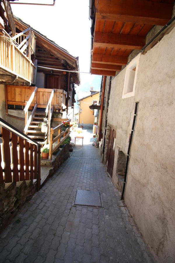 Lo Stambecco Holiday Apartment - Affitti Brevi Italia Brusson Exterior foto
